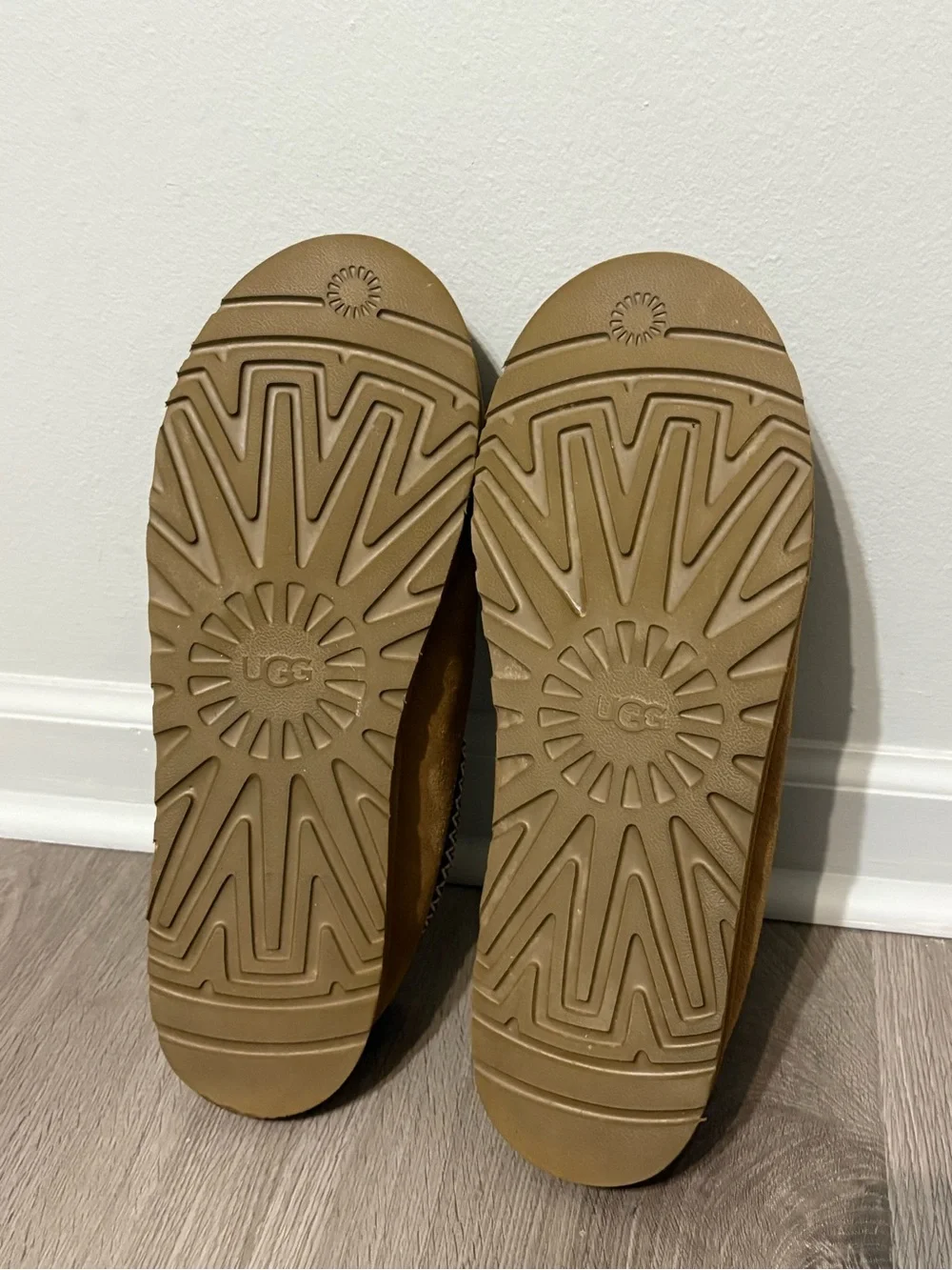 UGG Men's Tasman Chestnut Suede Slippers S/N 5950 - Size 15 EUR 49.5